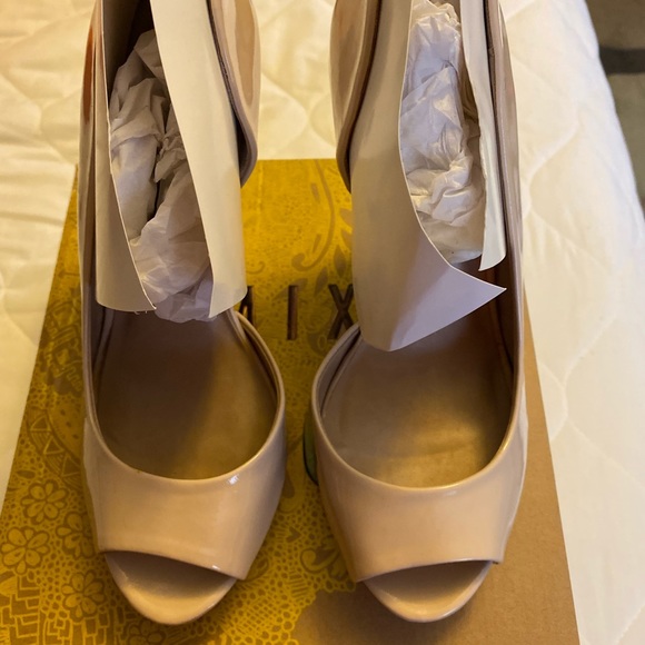 Nude heels - Picture 1 of 4